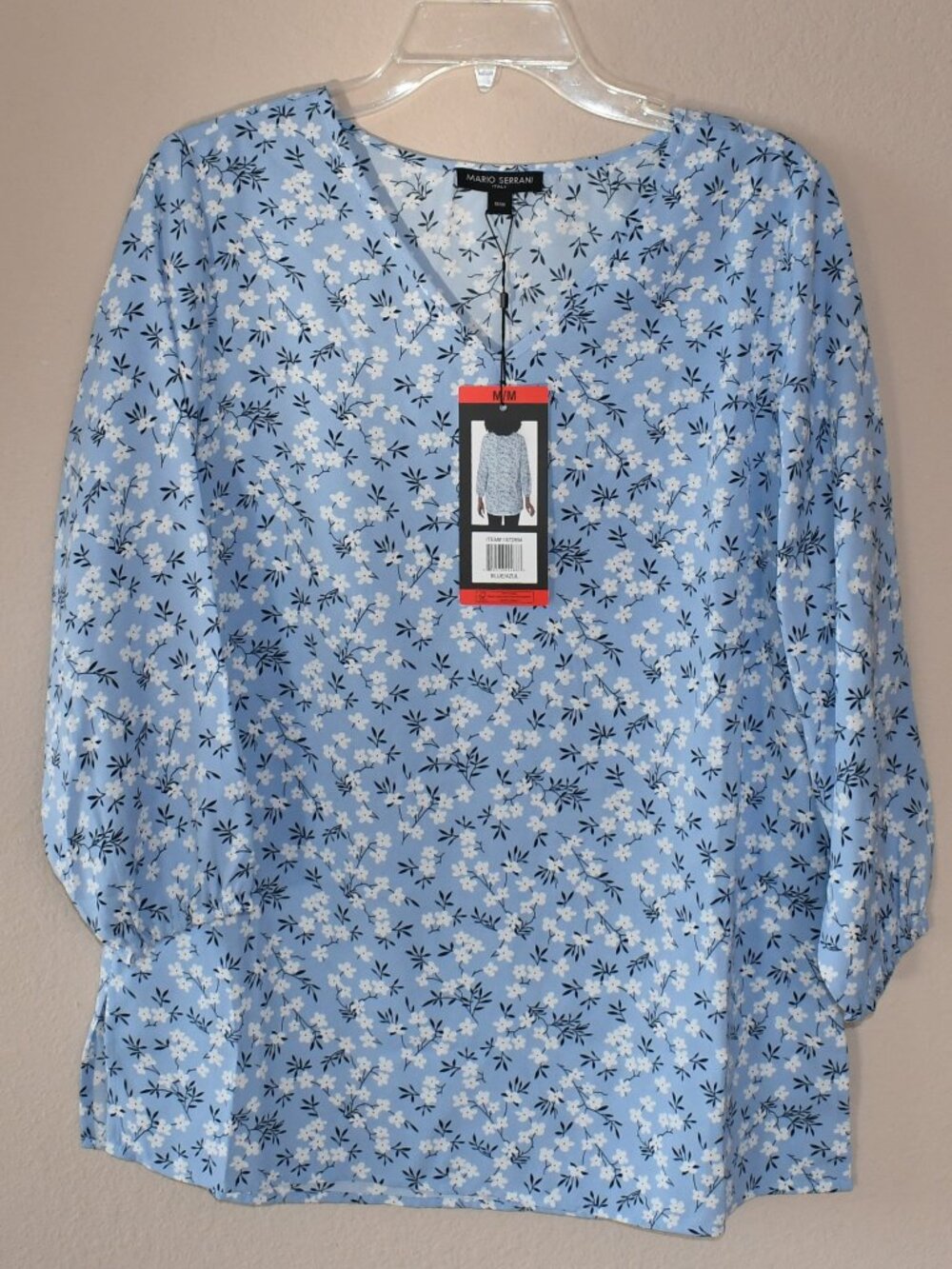 Mario Serrani Women's Blue Floral 3/4 Sleeve V-Neck Top Size M NWT - Picture 2 of 3